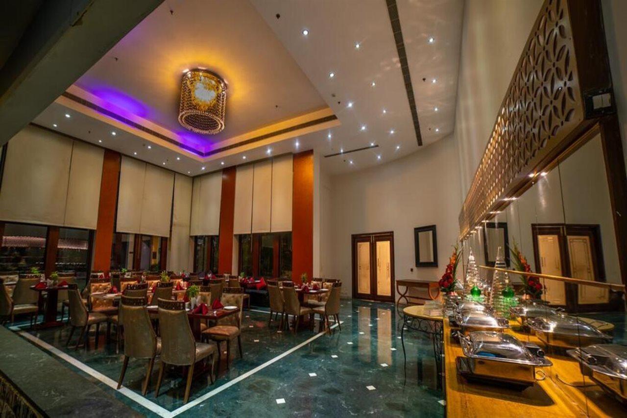 Ramada By Wyndham Jaipur Jaisinghpura Hotell Eksteriør bilde