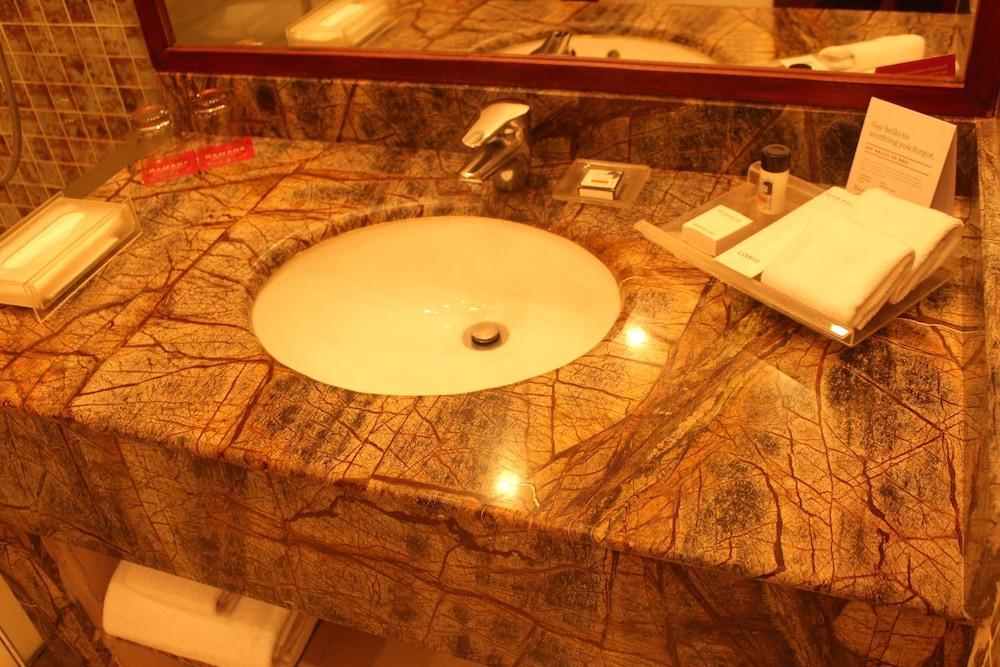 Ramada By Wyndham Jaipur Jaisinghpura Hotell Eksteriør bilde