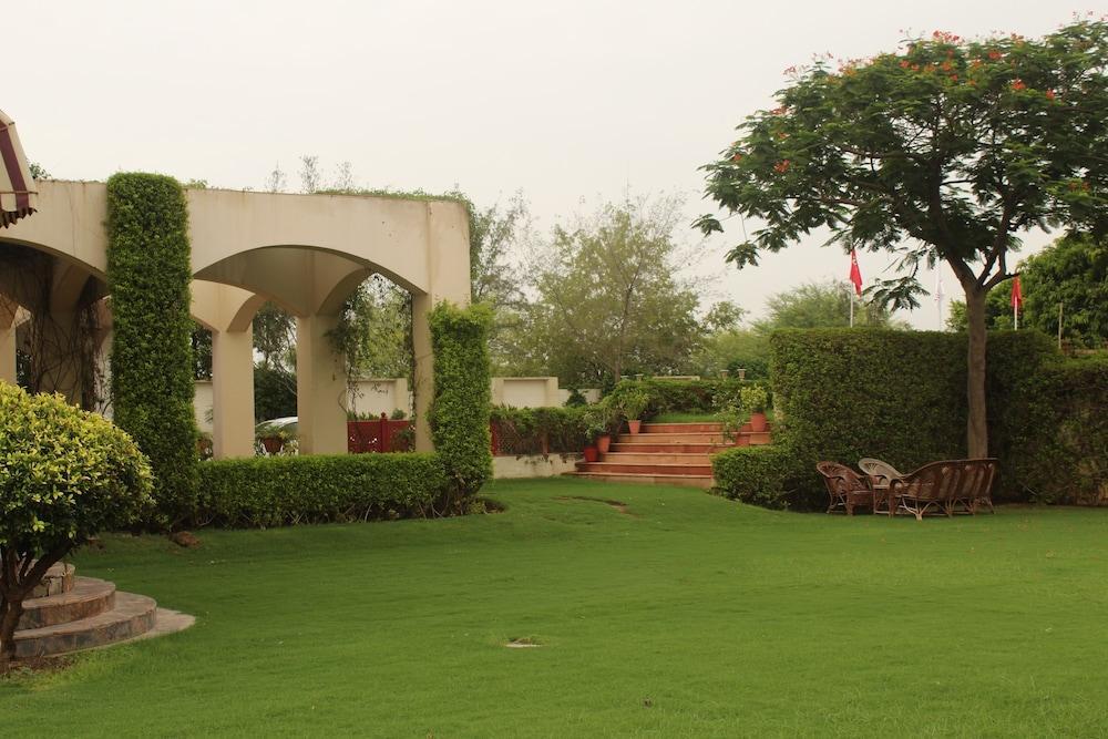 Ramada By Wyndham Jaipur Jaisinghpura Hotell Eksteriør bilde