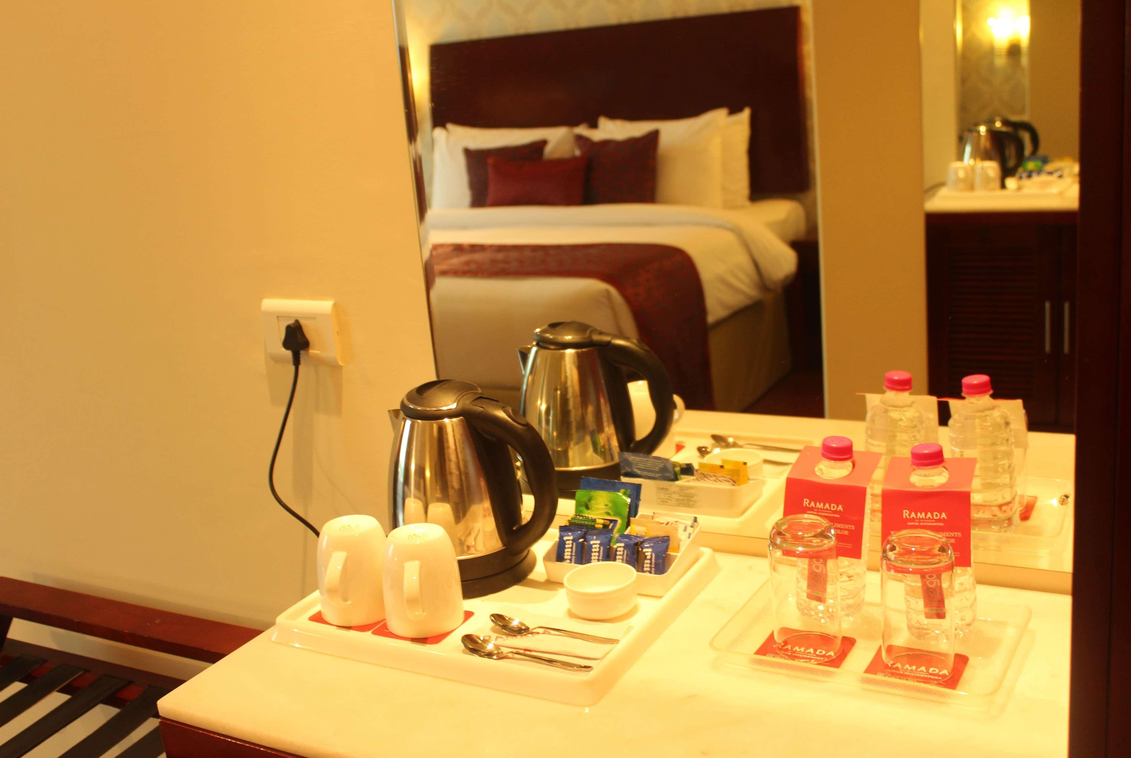 Ramada By Wyndham Jaipur Jaisinghpura Hotell Eksteriør bilde