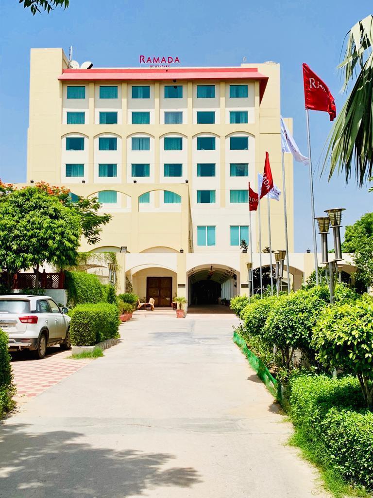 Ramada By Wyndham Jaipur Jaisinghpura Hotell Eksteriør bilde